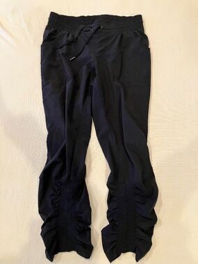 Athleta cropped pants